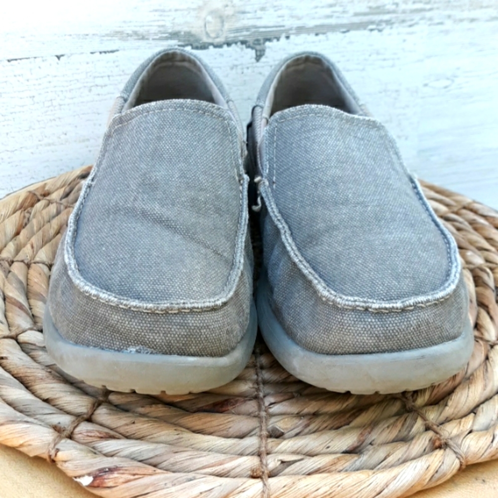 EUC CHILDREN'S CROCS - Picture 2 of 9